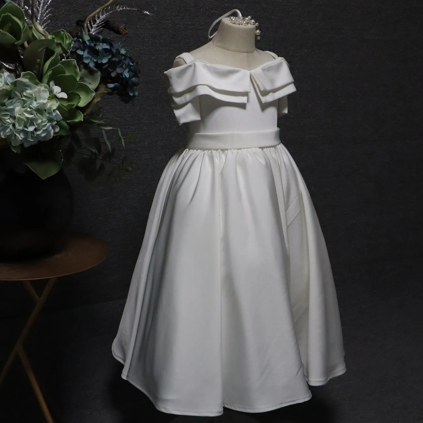 White Shoulder Medium Length Flower Girl Dress for Wedding Satin Fabric First Communion Dress Birthday Party Dress