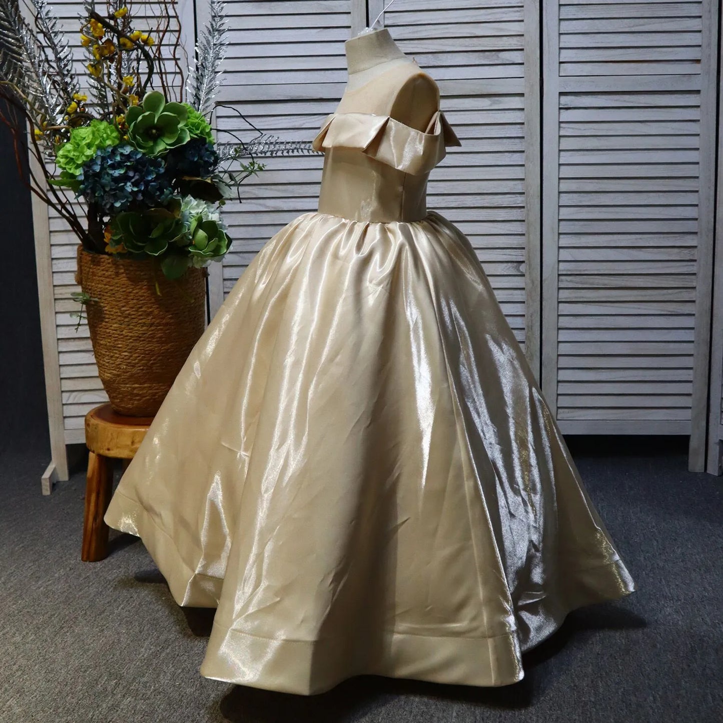 Four-Color Satin One-Shoulder Round-Neck Long Flower Girl Dress Christmas Party Dress