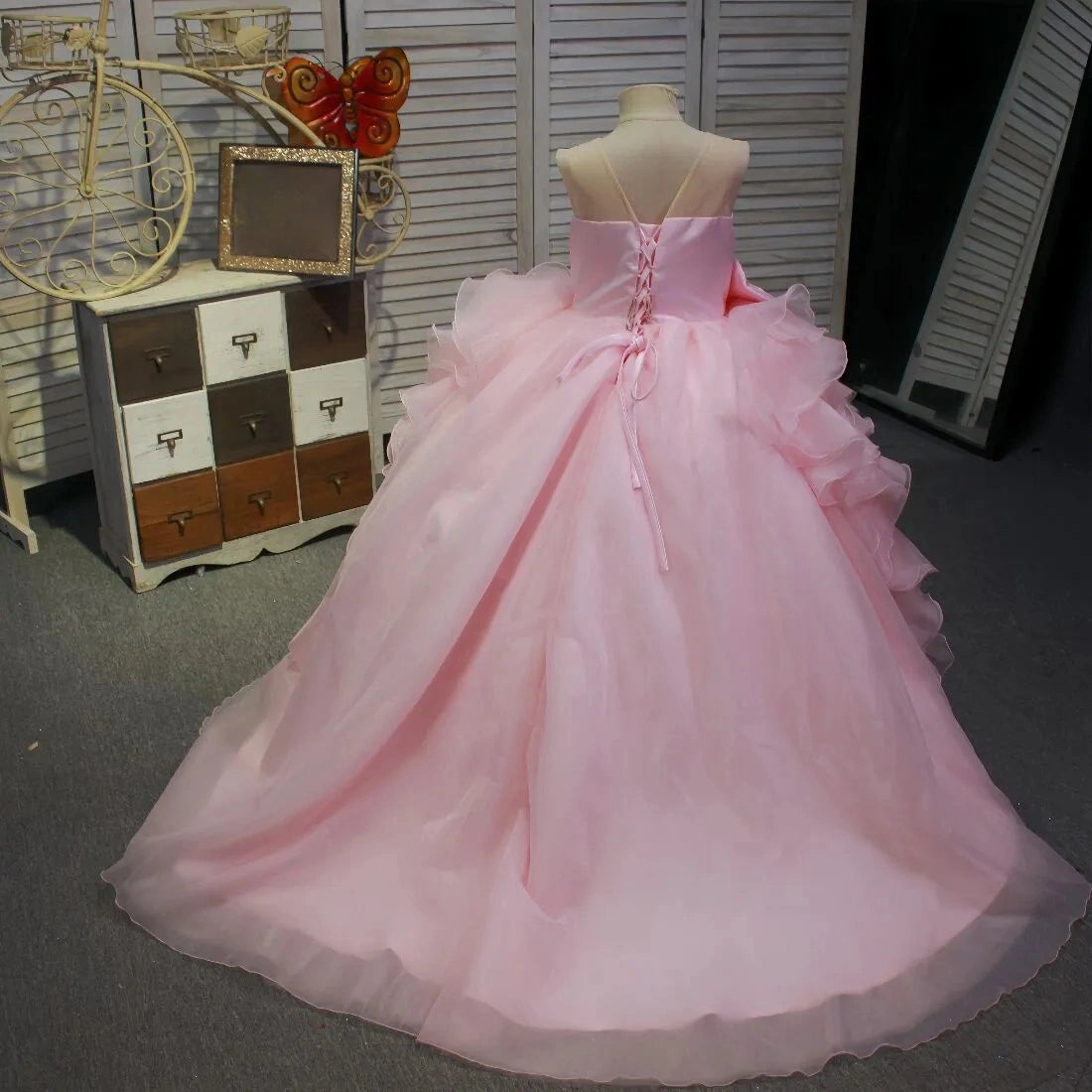 Long Ethereal Pink Prom Dress for Hosting and Stage Performances Off-Shoulder Princess Evening Dress Ball Gown