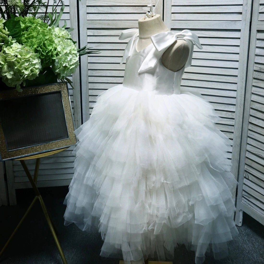 Tulle Flower Girls Dress Sleeveless Puffy Tulle Princess Pageant Dresses First Communion Gown with Bow