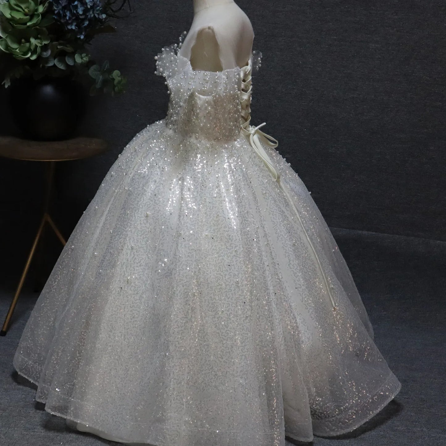 Bling Bling White Beading Pearl Sequins Wedding Flower Girl Dresses A-Line Princess  Sleeveless Backless Floor-Length  Long Tulle Dress for Christeningsand Graduations