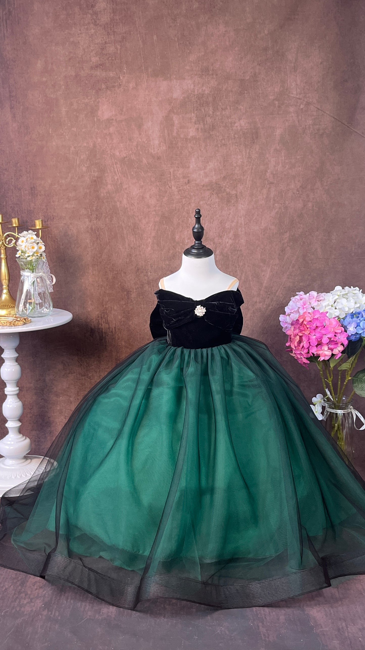 Dark Green Girls Pageant Dresses Velvet and Tulle Flower Girls Dress for Wedding Off Shoulder Birthday Party Dress