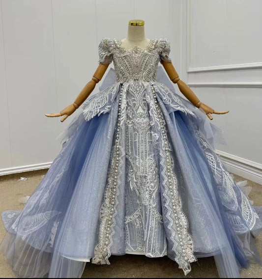 Puff Sleeve Glitter Quinceanera Dresses with Train Ball Gowns Puffy Tulle Sweet Lace Applique Beaded Bow Princess Dress