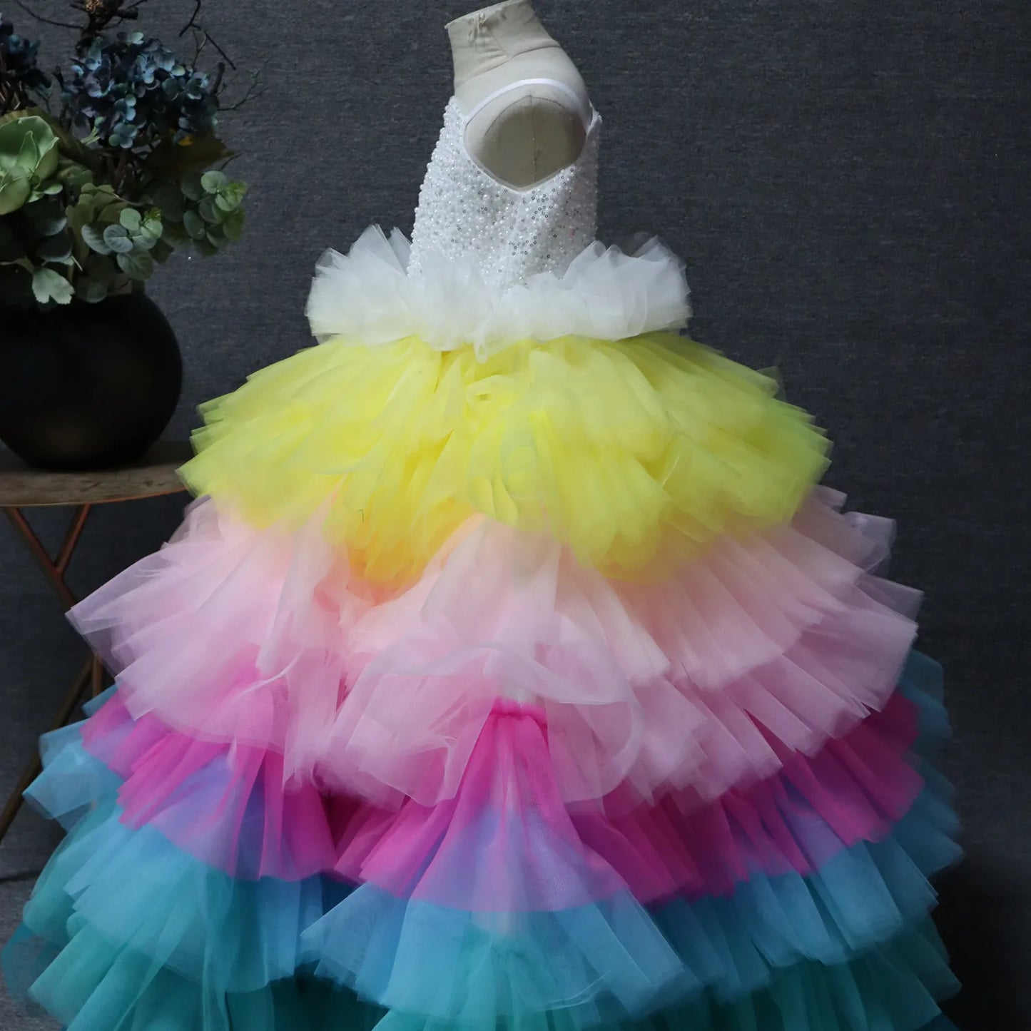 Colorful Sleeveless Children's Dress Multi-Layered Net Design and Pearls Weddings Birthday Party Dress