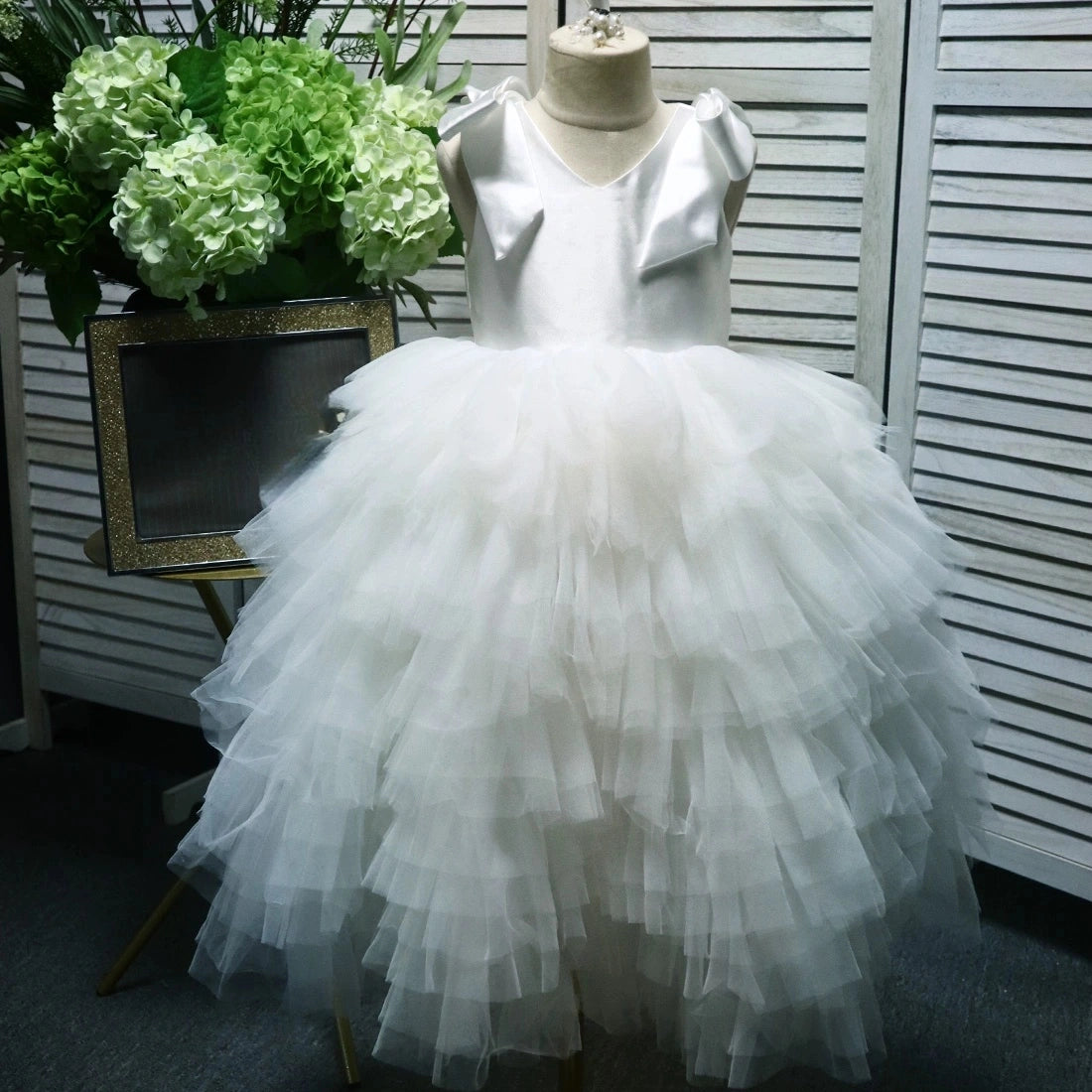 Tulle Flower Girls Dress Sleeveless Puffy Tulle Princess Pageant Dresses First Communion Gown with Bow